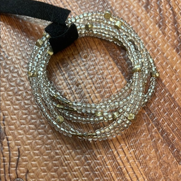 Elegant Silver Beaded Bracelet - Picture 1 of 2